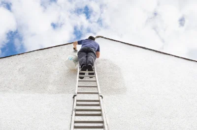 Peinture extérieure à la Chapelle-Orthemale — façades et ravalement